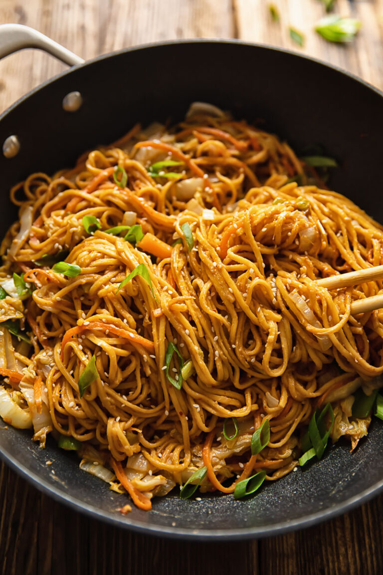 Spicy Peanut Noodles with Cabbage and Carrots - Vikalinka