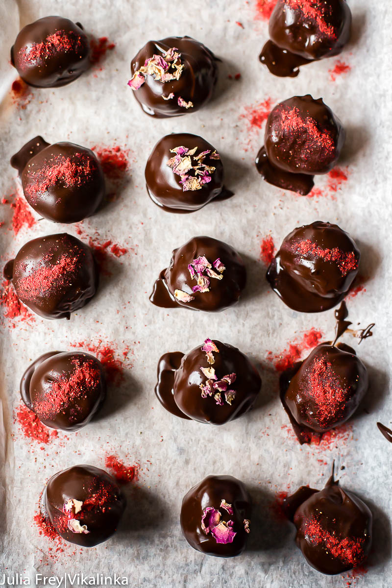 top down view on 3 rows of cake truffles