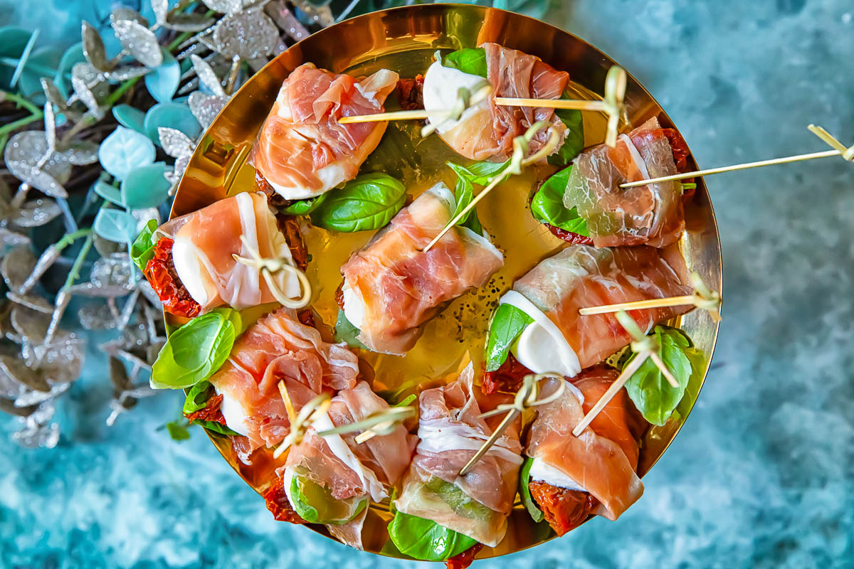 Prosciutto Caprese Bites - Vikalinka, image size:1200x800